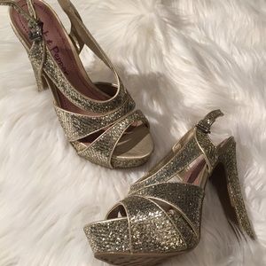 Gold Sequin Heals - 6M